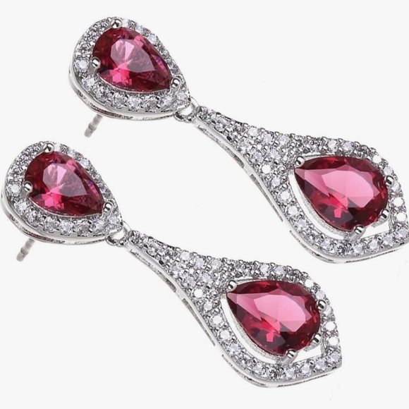 NWOT Pendant Necklace and Earrings - Picture 7 of 10